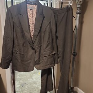 Tahari Classic Brown Women's Suit Set